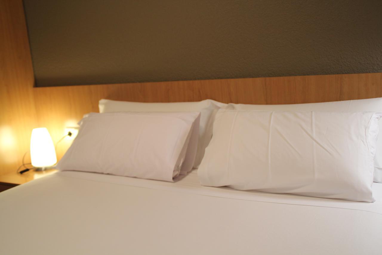 Hostal Abodi パンプローナ エクステリア 写真
